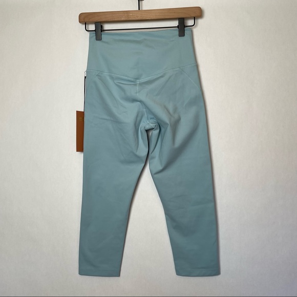 NWT Girlfriend Collective High Waist Capri Leggings in Sky Size Small - Picture 6 of 7